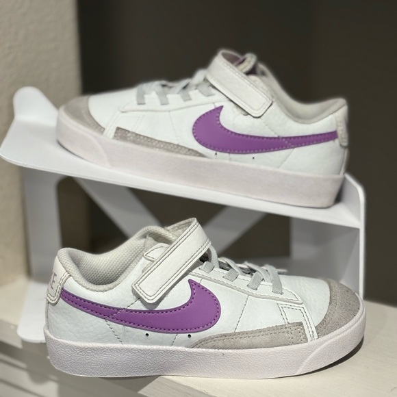 Nike Blazer Low 77 Sneakers White Purple Hook And Loop DA4075-119 Kids Size 12C - Picture 1 of 9